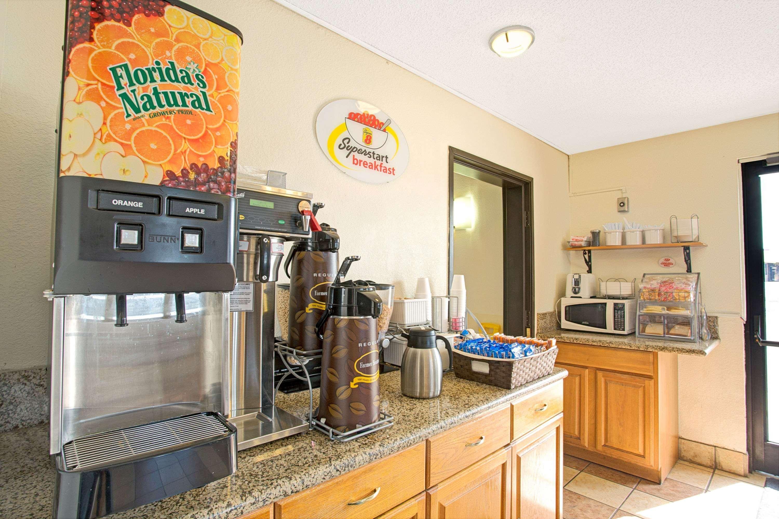 Econo Lodge Spring Lake Bagian luar foto
