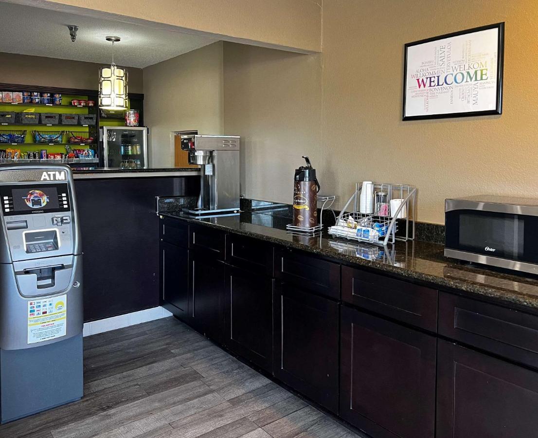 Econo Lodge Spring Lake Bagian luar foto