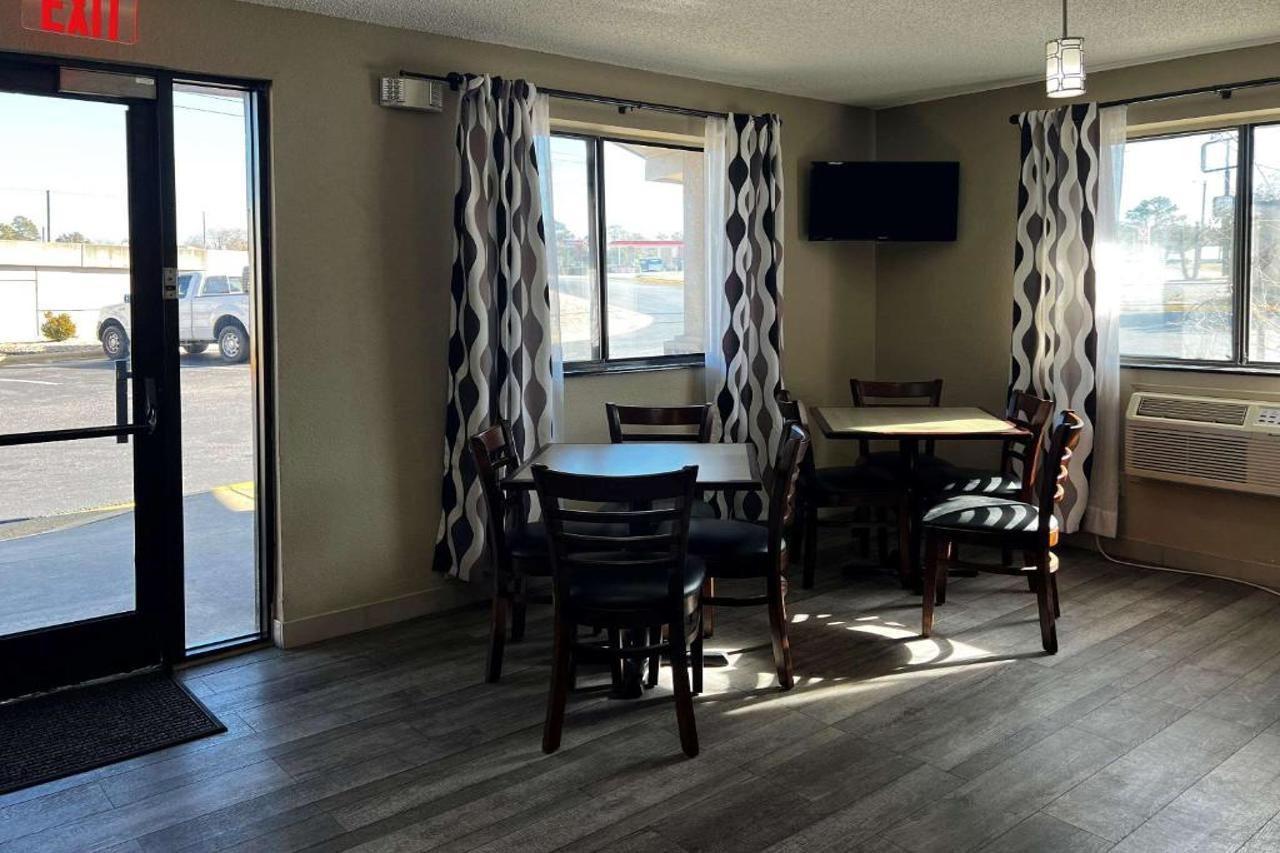 Econo Lodge Spring Lake Bagian luar foto