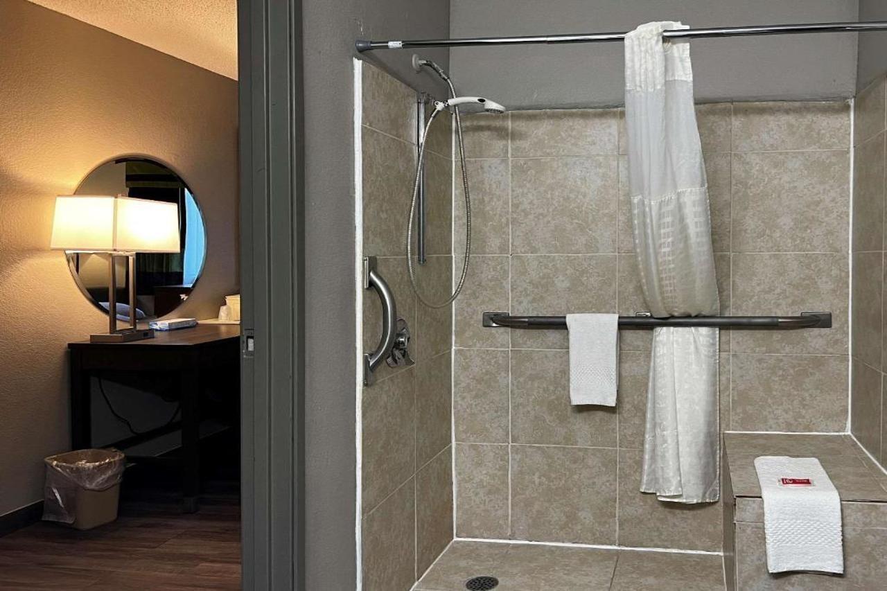 Econo Lodge Spring Lake Bagian luar foto